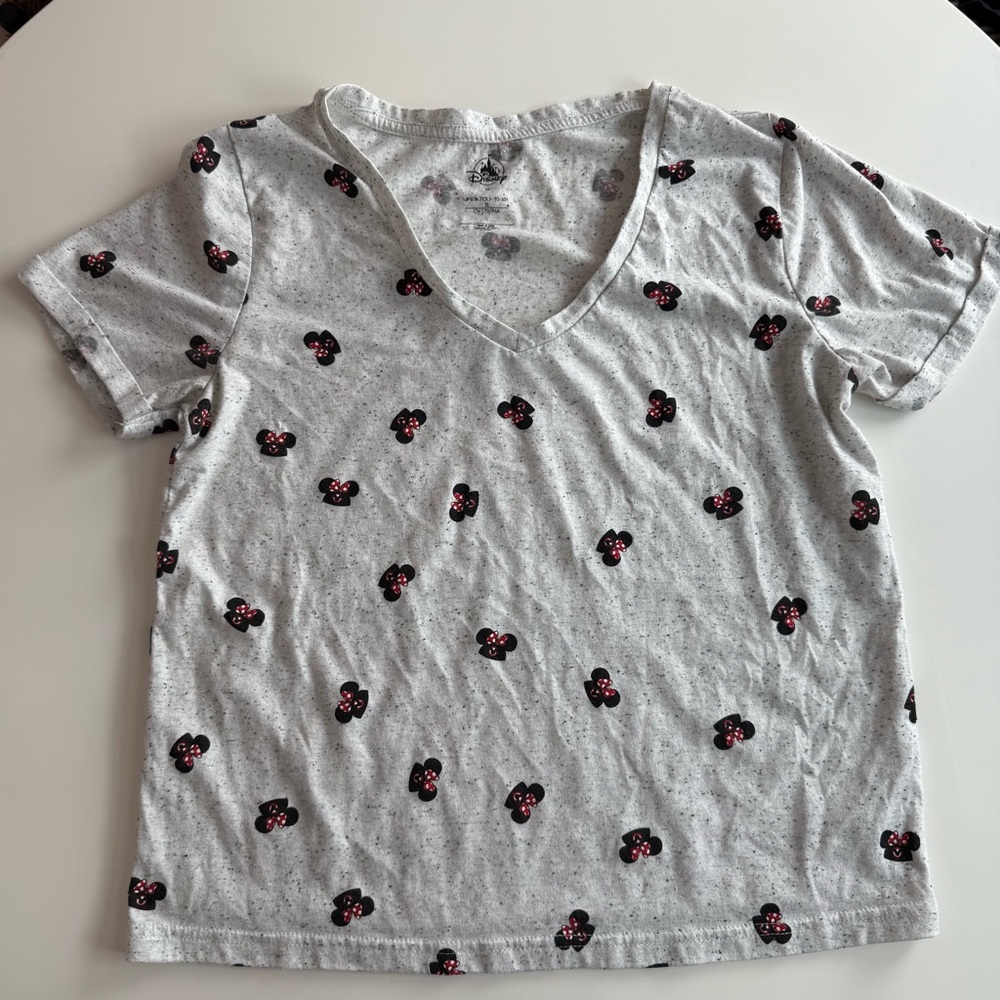Disney Gray V-neck Women’s Tee with Minnie Mouse Pattern